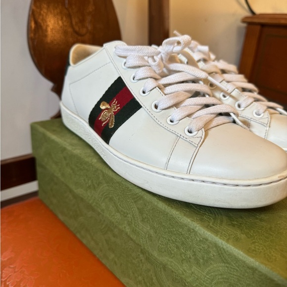 Gucci White Sneaker - Picture 3 of 7